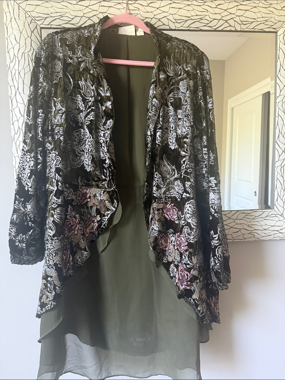 Chico's green Velvet Floral Open-Front Cardigan amazing size 2 (L)